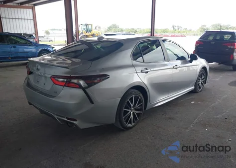 2022 Toyota Camry Se z USA, uszkodzony, nr VIN 4T1G11AK8NU676967